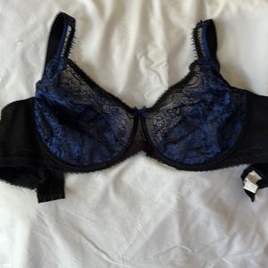 Really pretty bra like new! Was too large for me